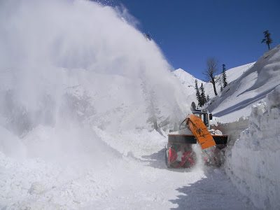 Snow cutter on Manali-Leh road