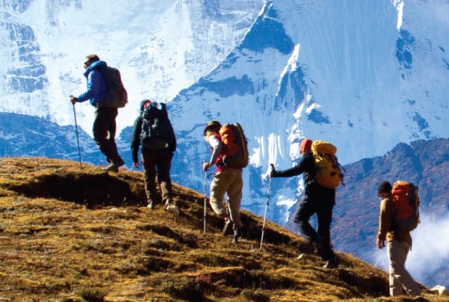 trekking in manali