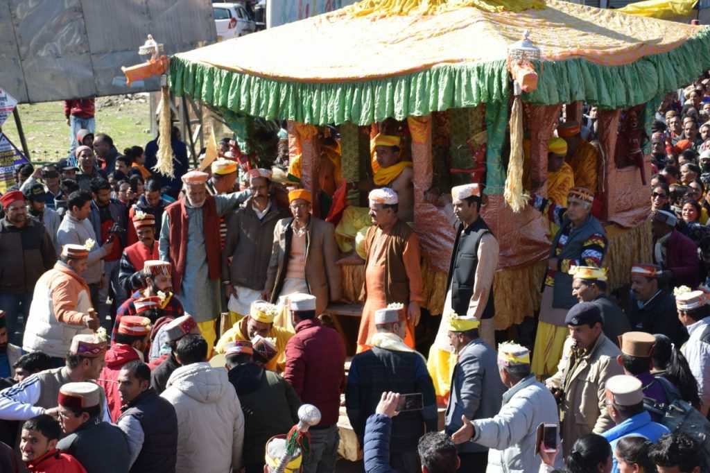 Rath yatra at Kullu