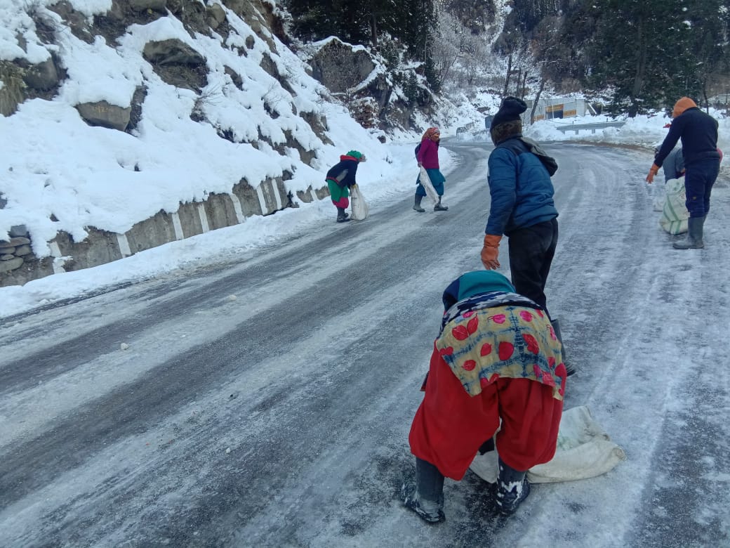 Atal tunnel road covered with snow and ice