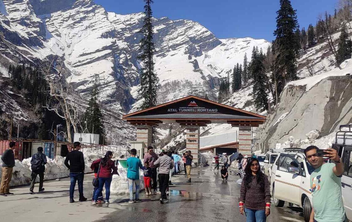 Tourists take selfie with Atal tunnel in backdrop - Atal tunnel permit